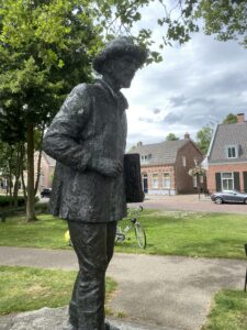 Beeld Vincent van Gogh Centrum Nuenen